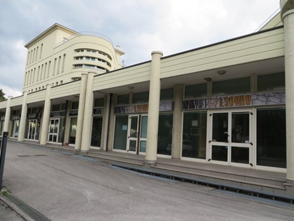 negozio in vendita a Rimini in zona Lagomaggio