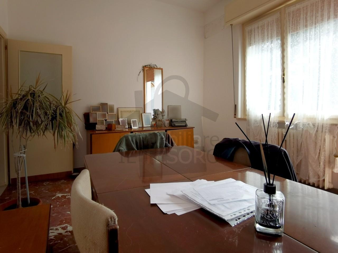 appartamento in vendita a Rimini in zona Marina Centro