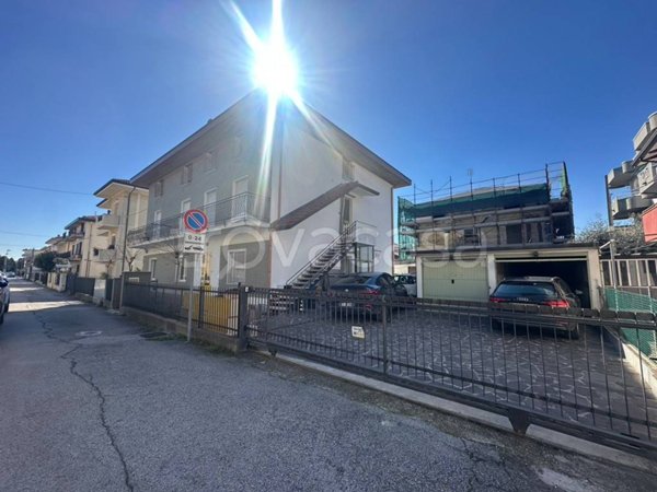 appartamento in vendita a Rimini in zona Miramare di Rimini