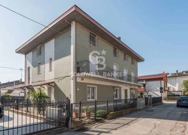 casa indipendente in vendita a Rimini in zona Rivazzurra