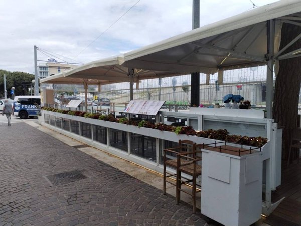 negozio in vendita a Rimini in zona Marina Centro