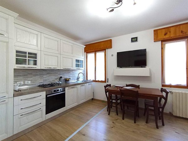 casa indipendente in vendita a Rimini in zona Vergiano