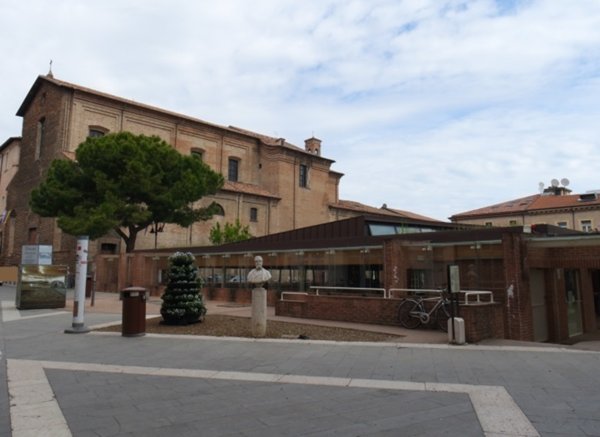 negozio in vendita a Rimini in zona Borgo San Giuliano