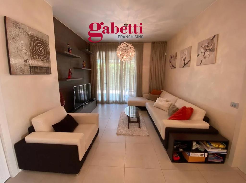 appartamento in vendita a Rimini in zona Marina Centro