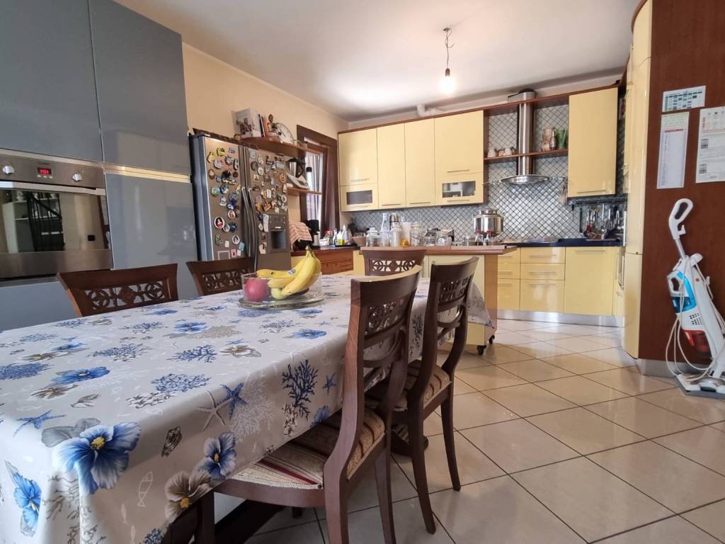 casa indipendente in vendita a Rimini in zona Lagomaggio