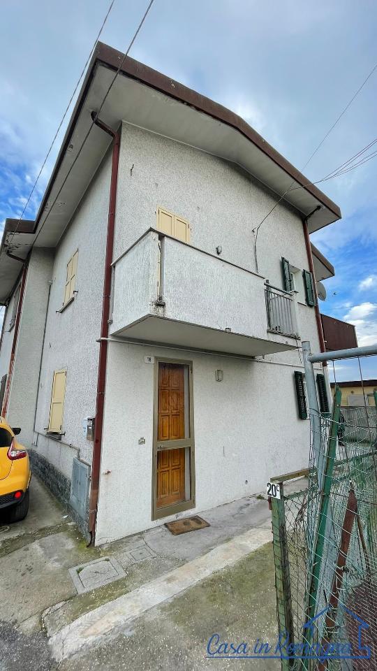 casa indipendente in vendita a Rimini in zona Viserba
