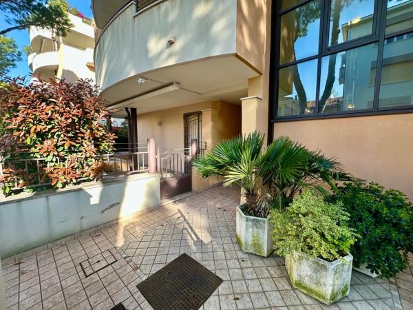 appartamento in vendita a Rimini in zona Marina Centro
