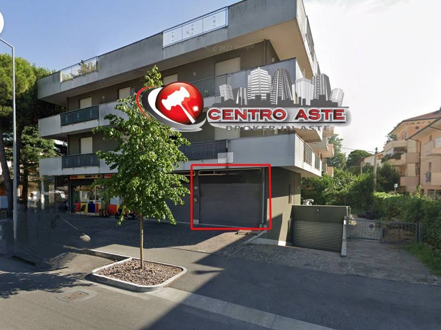 negozio in vendita a Rimini in zona Miramare di Rimini
