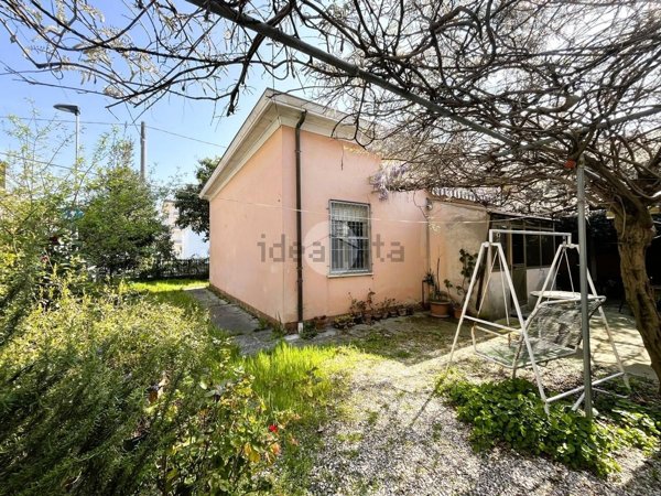 casa indipendente in vendita a Rimini in zona Rivabella