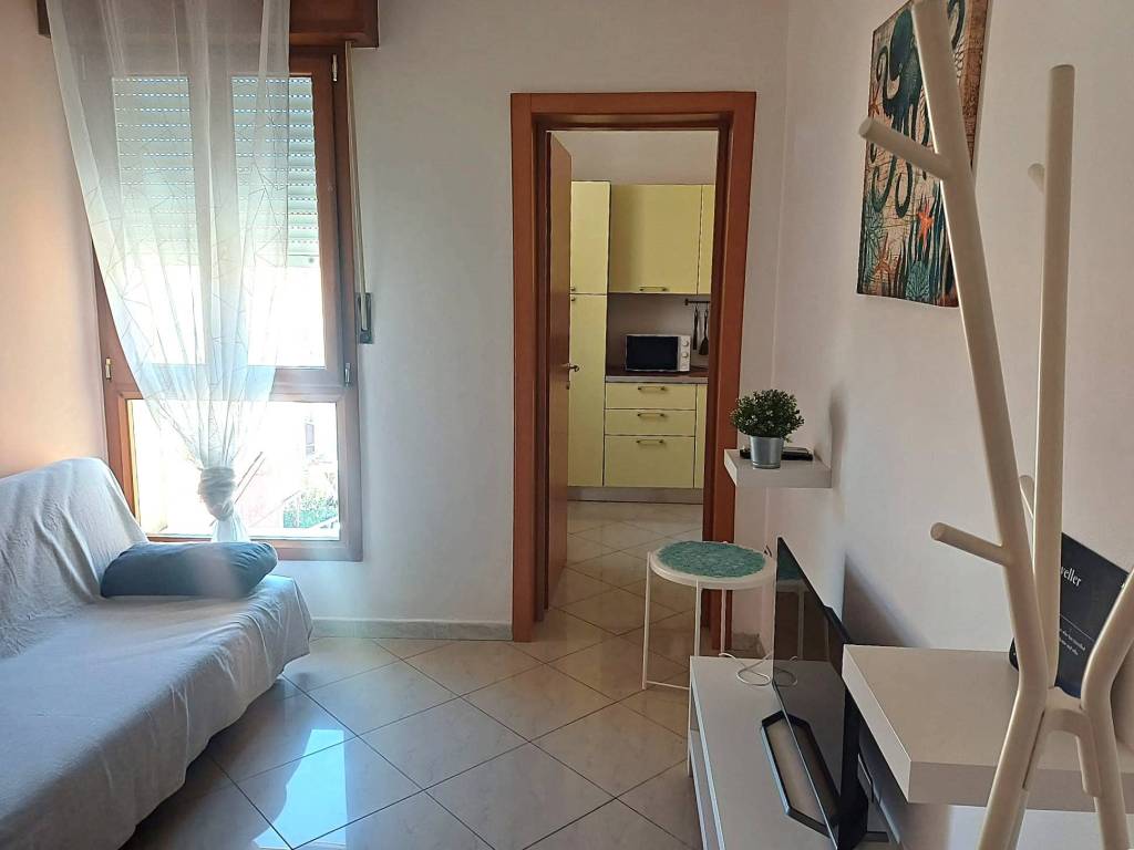 negozio in vendita a Rimini in zona Rivazzurra