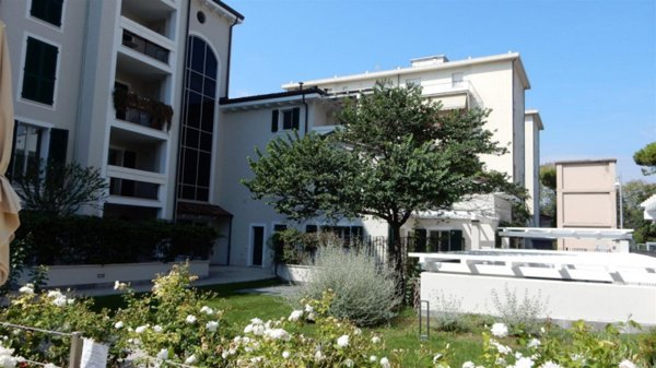 appartamento in vendita a Rimini in zona Marina Centro