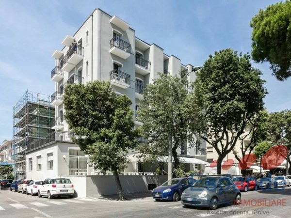 negozio in vendita a Rimini in zona Marina Centro