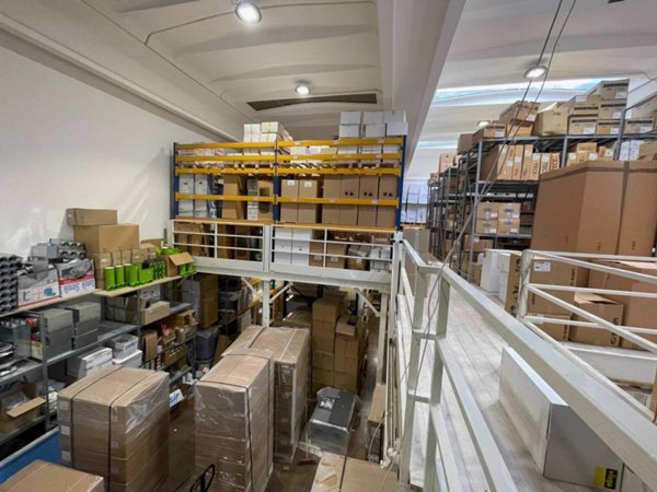 locale commerciale in vendita a Rimini