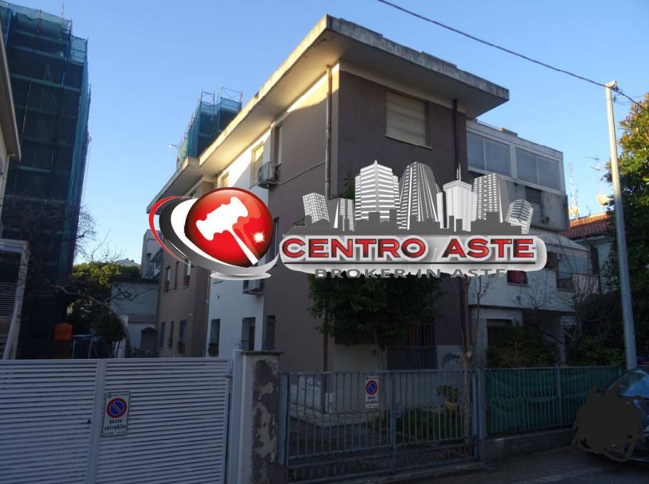 appartamento in vendita a Rimini in zona Marina Centro