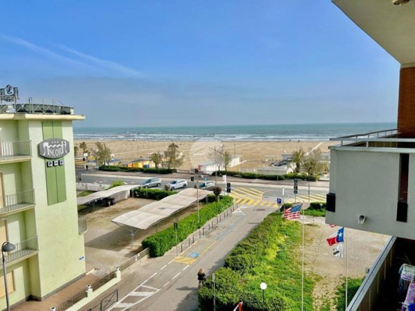 appartamento in vendita a Rimini in zona Marina Centro