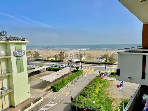 appartamento in vendita a Rimini in zona Marina Centro