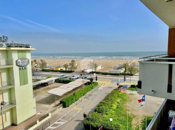 appartamento in vendita a Rimini in zona Marina Centro