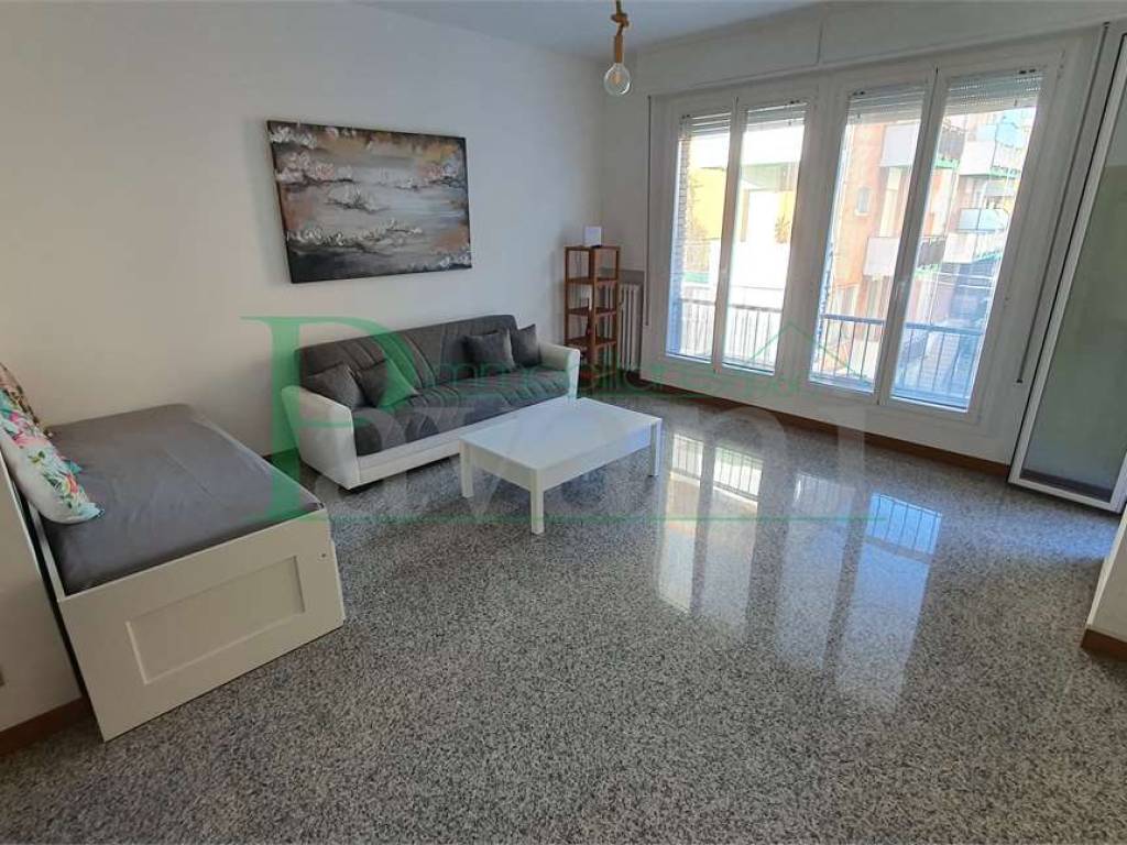 appartamento in vendita a Rimini in zona Marina Centro