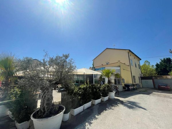 casa indipendente in vendita a Rimini in zona Viserba