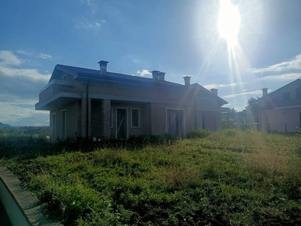 casa indipendente in vendita a Rimini in zona San Lorenzo in Correggiano