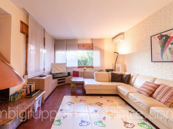 casa indipendente in vendita a Rimini in zona Fiera Vecchia