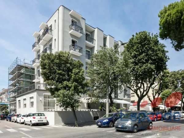 negozio in vendita a Rimini in zona Marina Centro