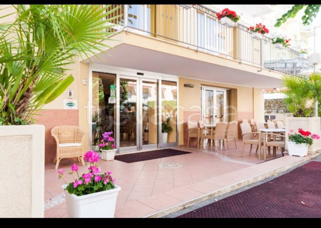 negozio in vendita a Rimini in zona Marina Centro
