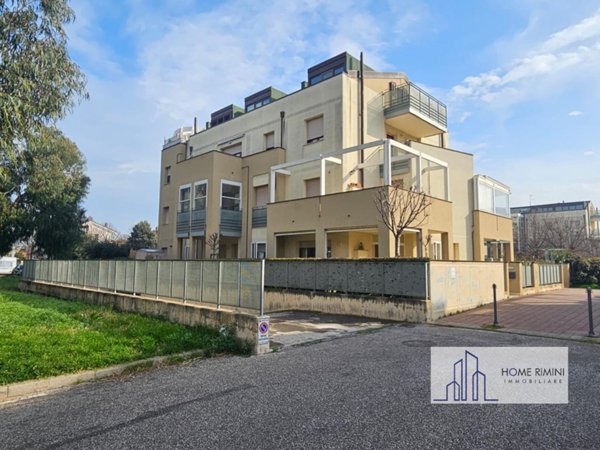 appartamento in vendita a Rimini in zona Miramare di Rimini
