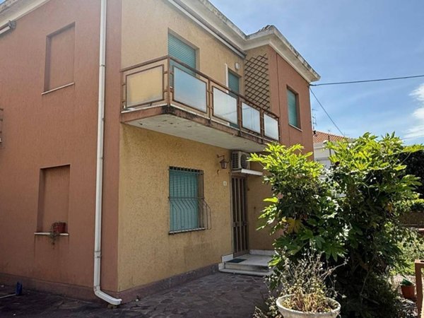 casa indipendente in vendita a Rimini in zona Borgo Mazzini