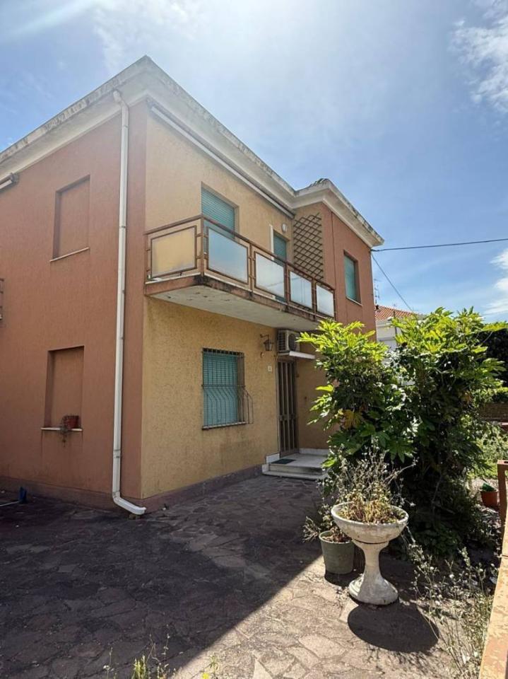 casa indipendente in vendita a Rimini in zona Borgo Mazzini