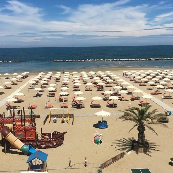 negozio in vendita a Rimini in zona Viserba