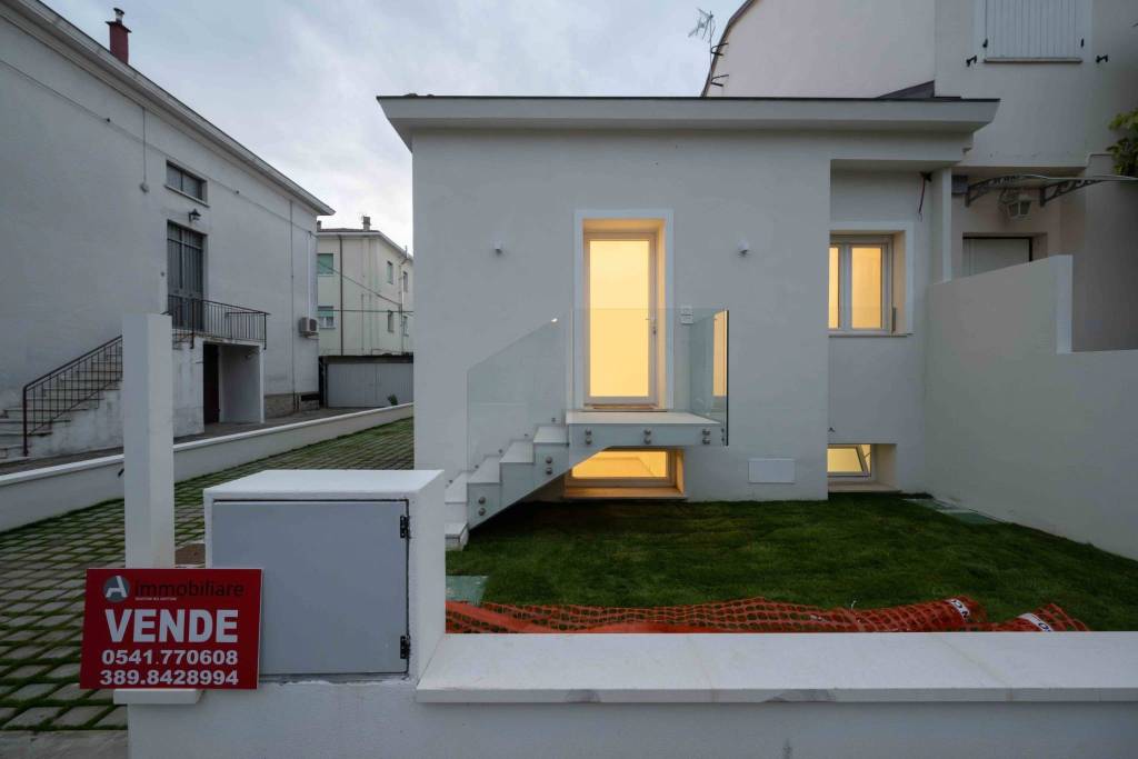 casa indipendente in vendita a Rimini