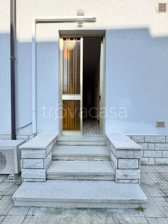 casa indipendente in vendita a Rimini in zona Lagomaggio