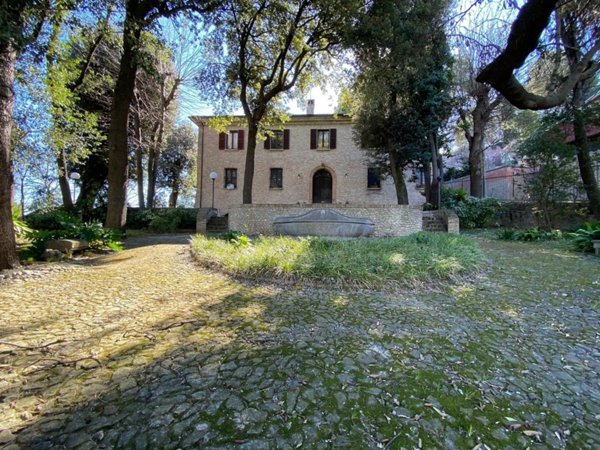 casa indipendente in vendita a Rimini in zona Gaiofana