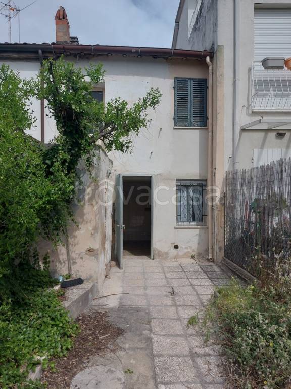 casa indipendente in vendita a Rimini in zona Borgo San Giuliano