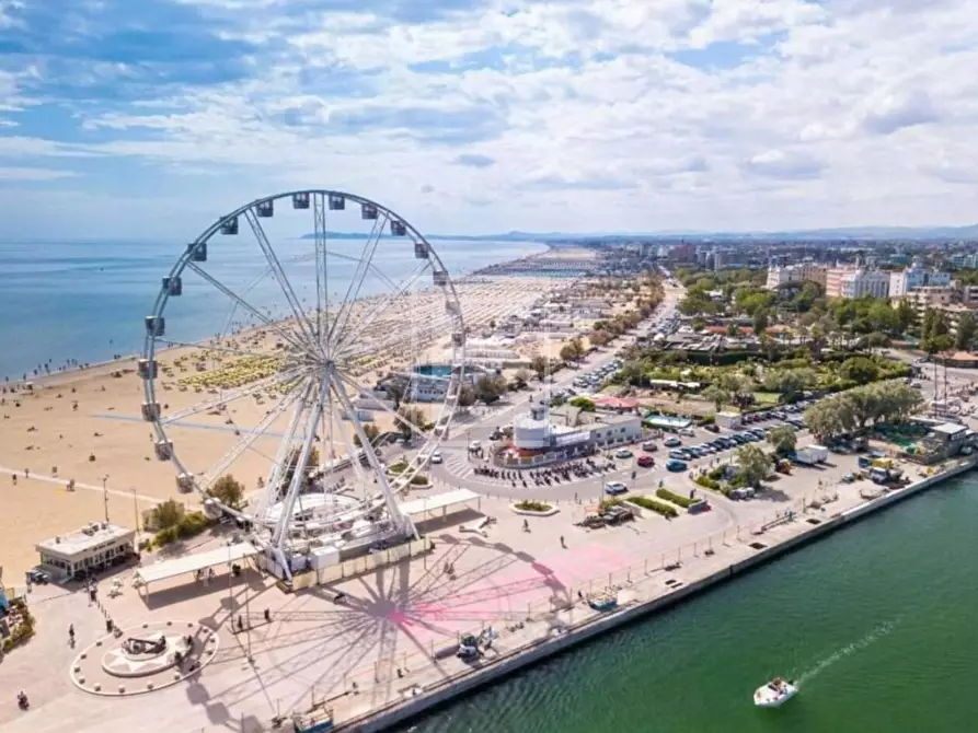 negozio in vendita a Rimini in zona Marina Centro