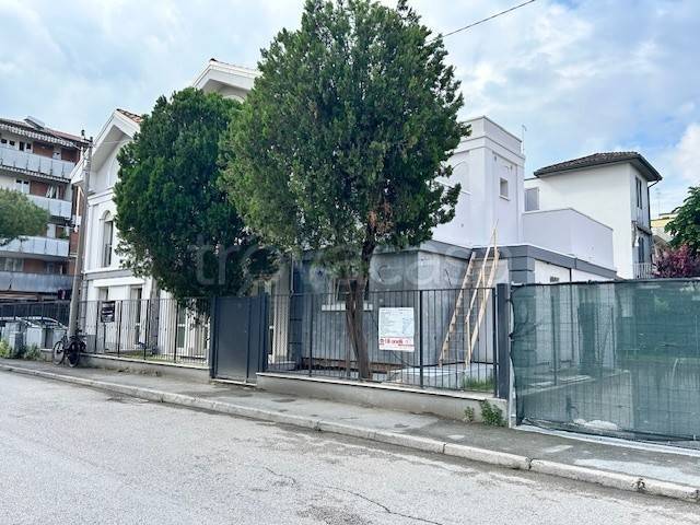 casa indipendente in vendita a Rimini in zona Centro Storico