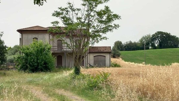 casa indipendente in vendita a Rimini in zona Marecchiese