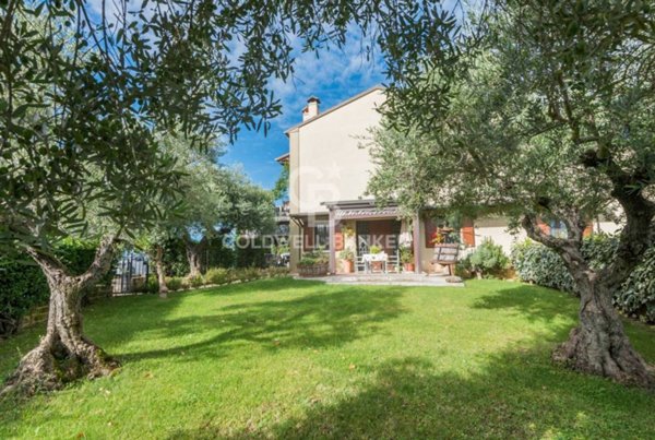 casa indipendente in vendita a Rimini in zona Centro Storico