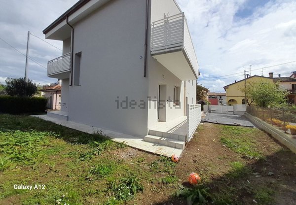 casa indipendente in vendita a Rimini in zona Spadarolo