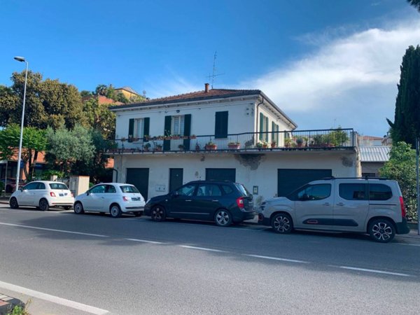 casa indipendente in vendita a Rimini in zona Centro Storico