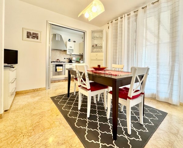 casa indipendente in vendita a Rimini in zona Viserba