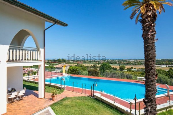 casa indipendente in vendita a Rimini