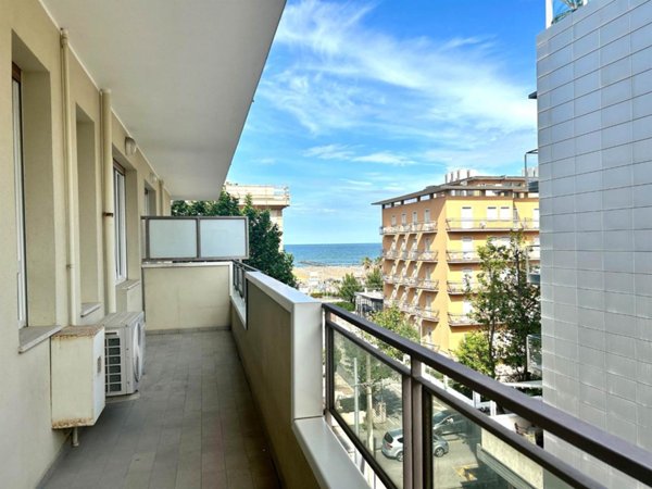 appartamento in vendita a Rimini in zona Marina Centro