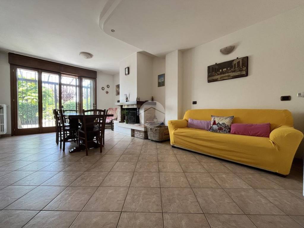 casa indipendente in vendita a Rimini in zona Rivabella