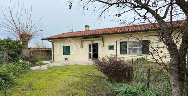 casa indipendente in vendita a Rimini in zona Viserba