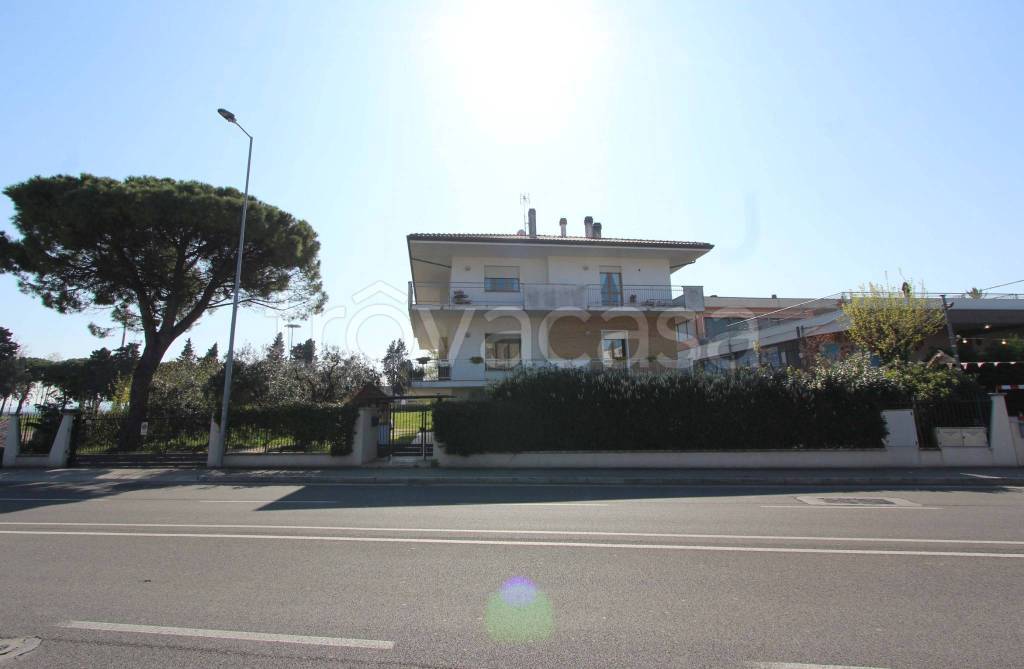 appartamento in vendita a Rimini in zona Miramare di Rimini