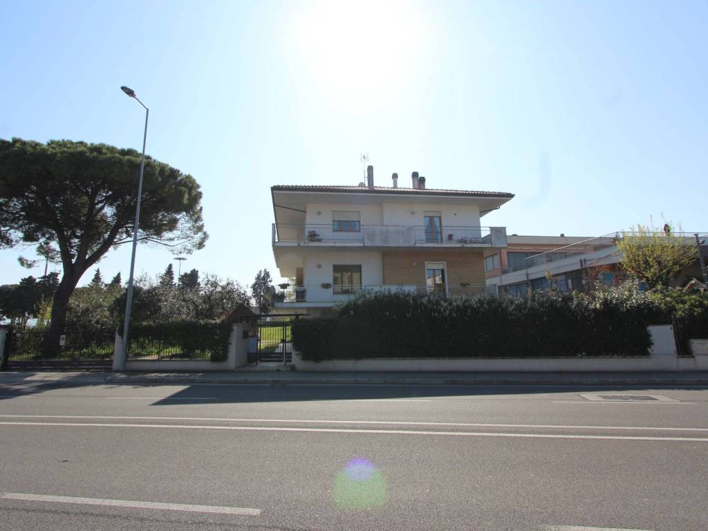 appartamento in vendita a Rimini in zona Miramare di Rimini