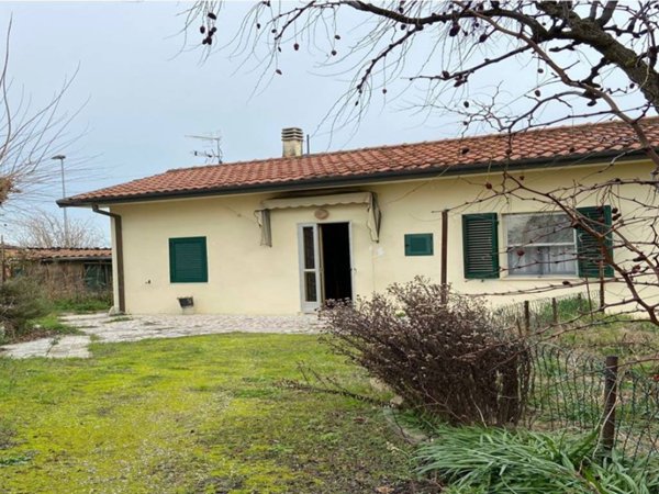 casa indipendente in vendita a Rimini in zona Viserba
