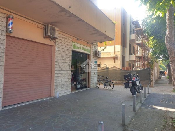 negozio in vendita a Rimini in zona San Giuliano a Mare
